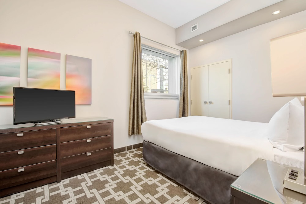 Willowdale Hotel Toronto North York 5/25