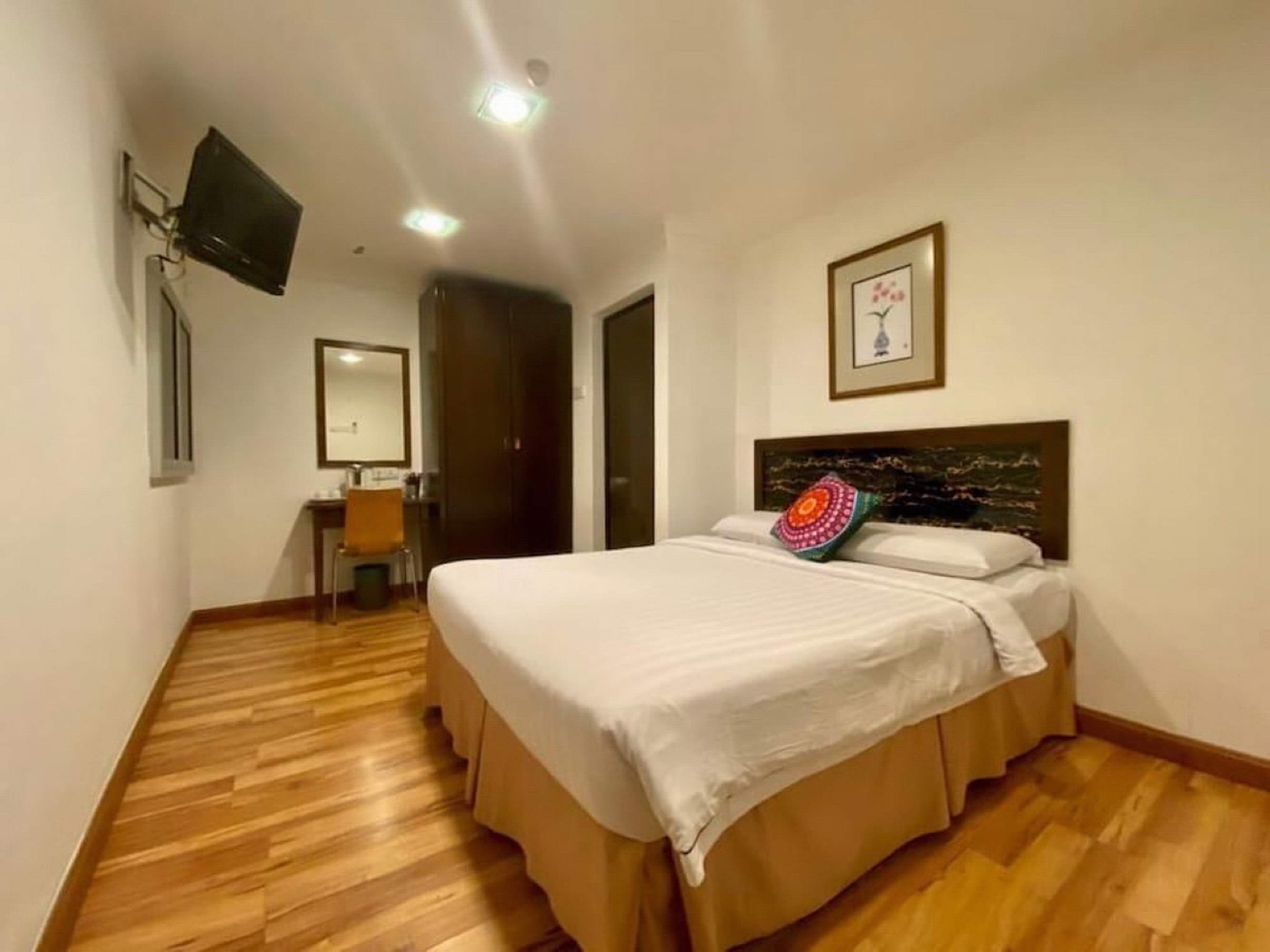 Standard, Double or Twin Bed, No Window