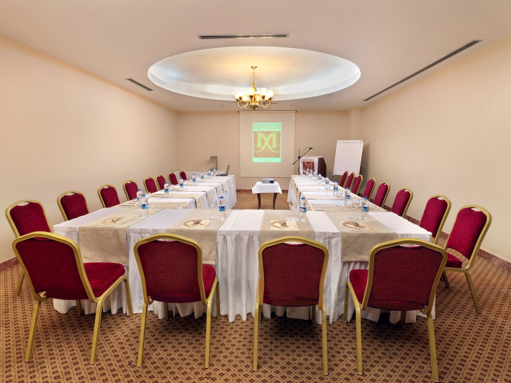 Taksim Metropark Hotel 48/50
