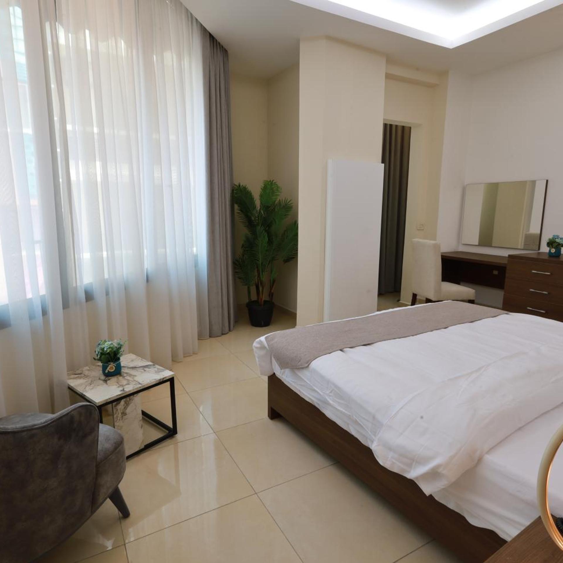 Palm Boutique Suites Hotel, Beirut 11/25