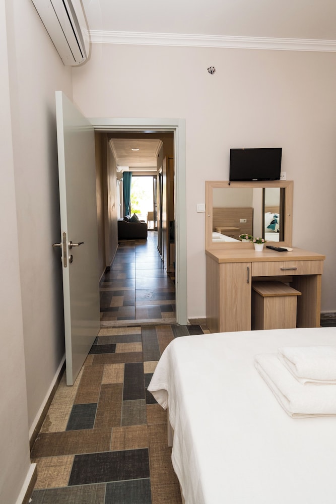 M Suite Hotel 17/50