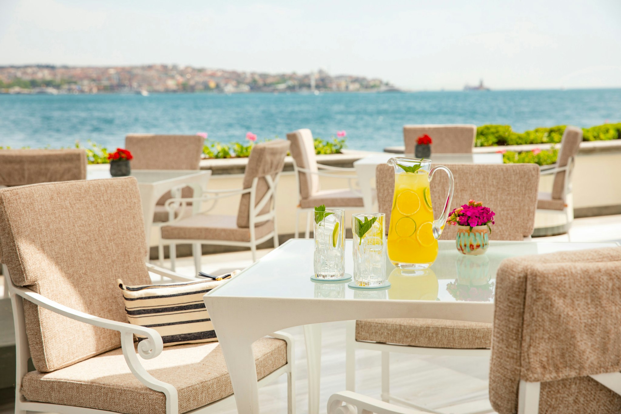 Four Seasons Hotel Istanbul at the Bosphorus 65/80