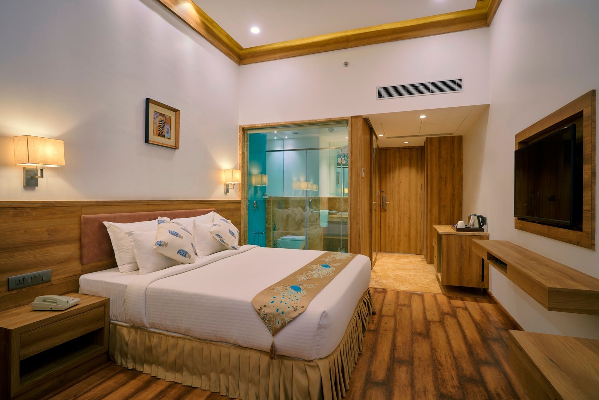 LUXURY, SUITE, KING BED