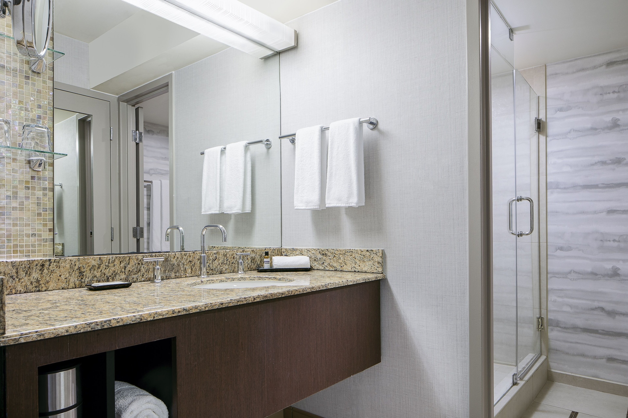 غرفة بسرير كينج، Hyatt Regency DFW International Airport 5/6