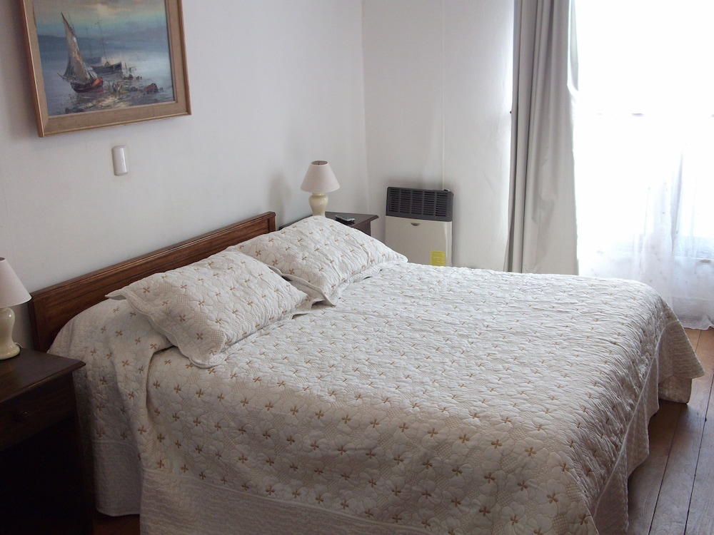 Standard, Triple, 1 Queen and 1 Single Bed
