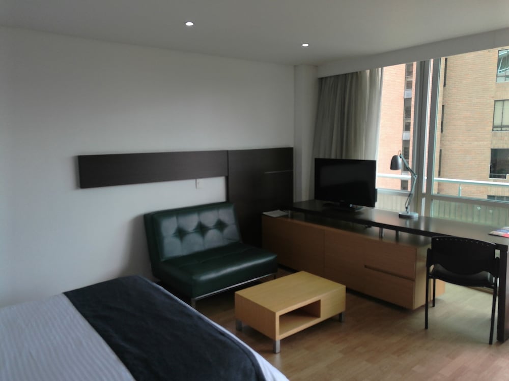 Hotel Sky Medellin 54/55