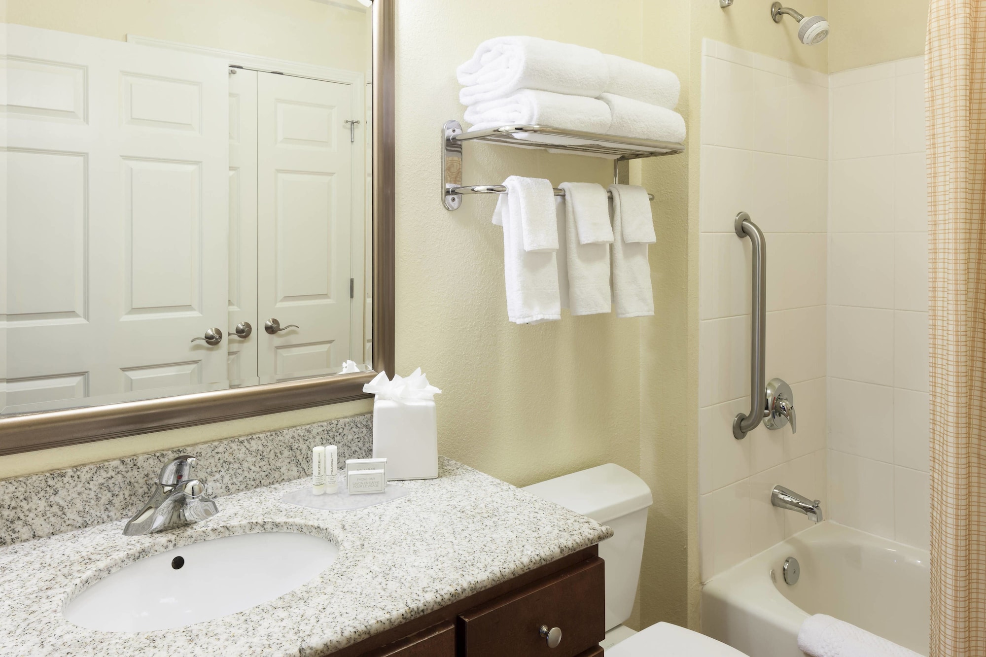 استوديو بسريرين كوين، Towneplace Suites Texarkana 4/6