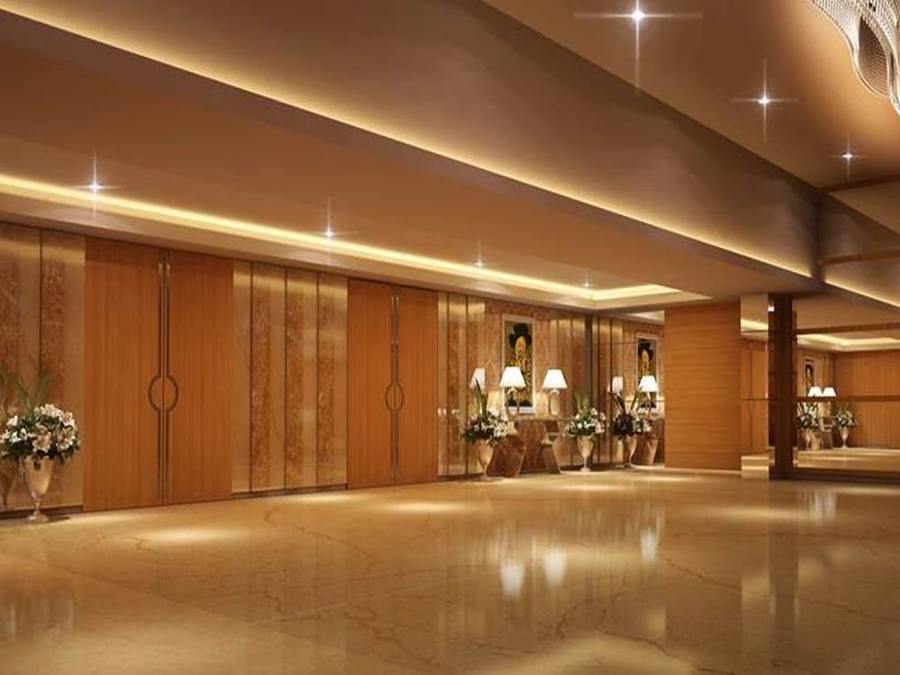 Nataraj Sarovar Portico 7/47