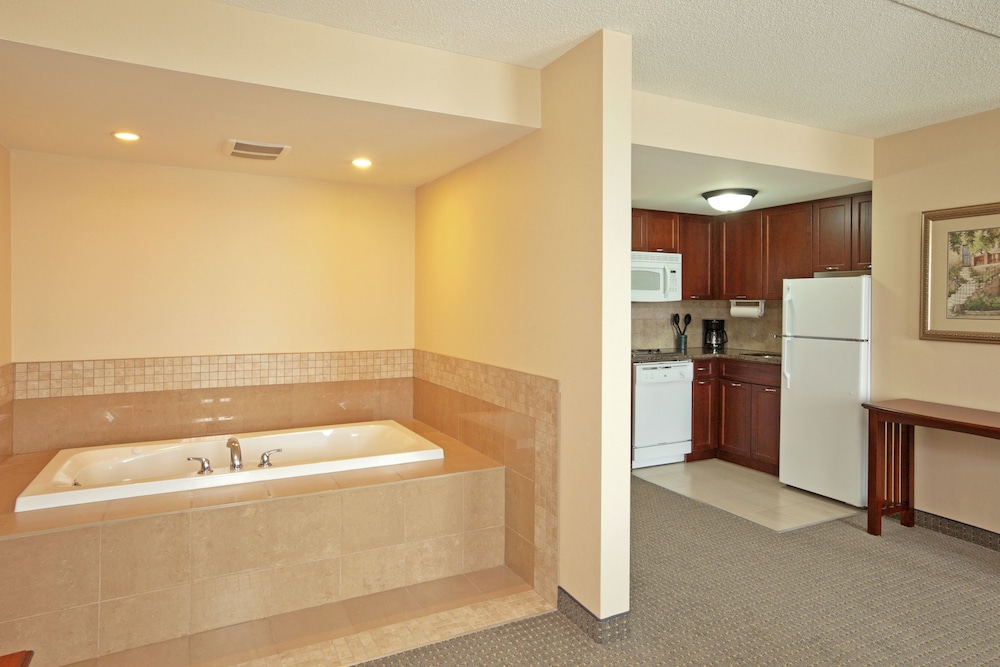 STAYBRIDGE SUITES GUELPH 36/78