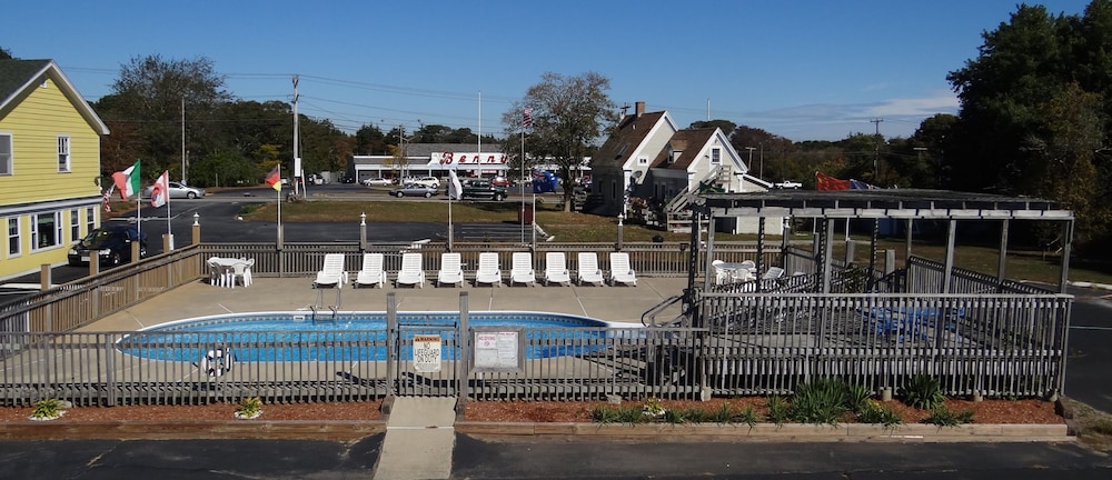 Jonathan Edwards Motel 5/65