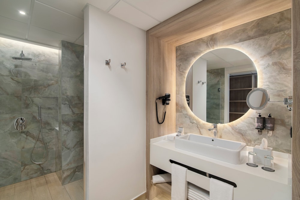 Serenade All Suites - Adults Only Resort 48/50