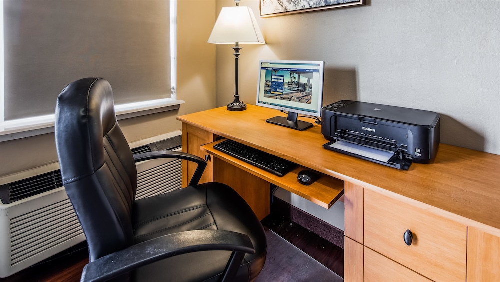Best Western Parkside Inn 44/47