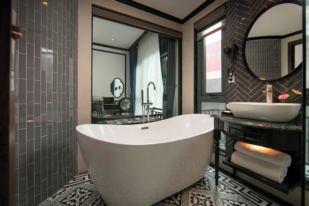 Hanoi Le Chateau Hotel & Spa 49/50