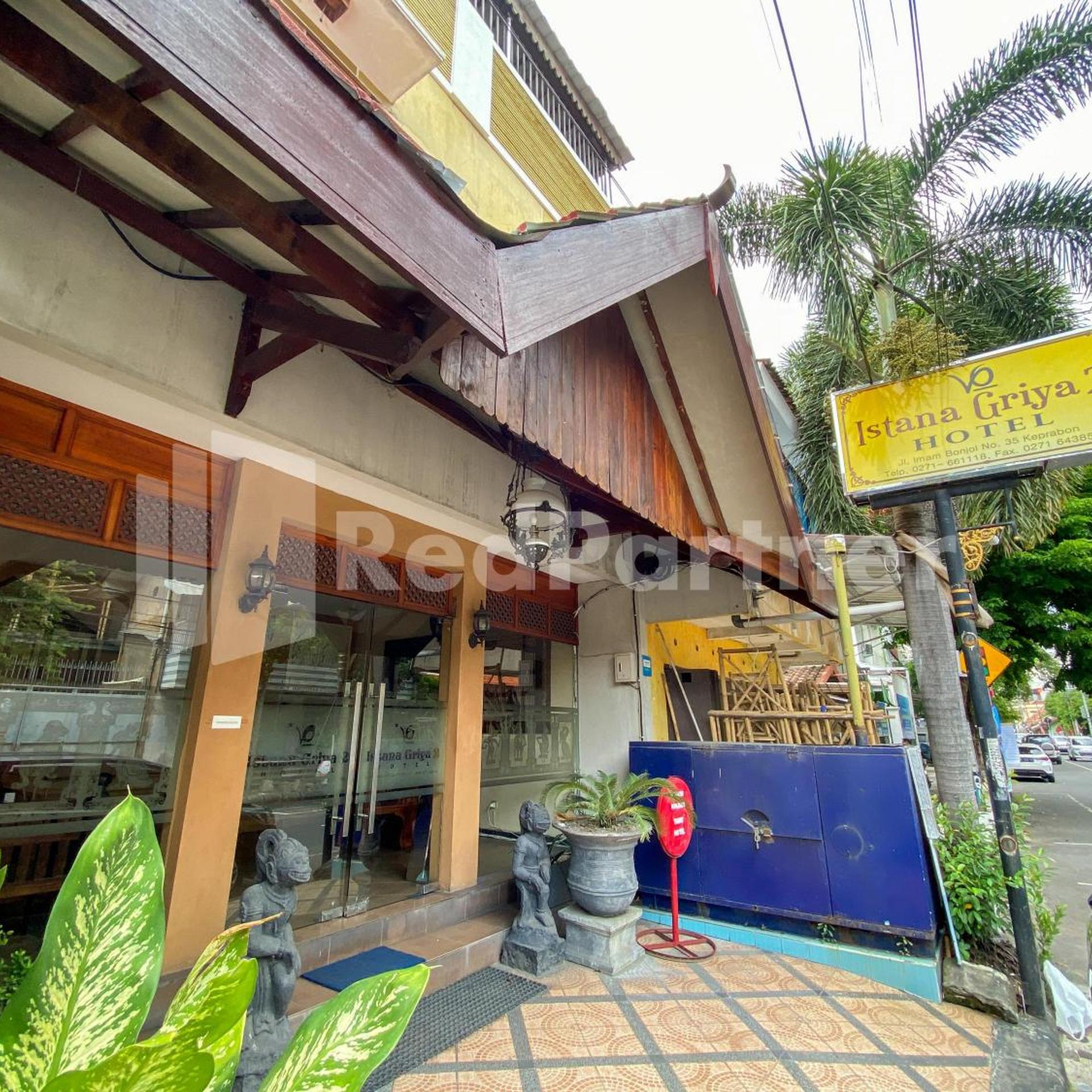 OYO 90249 Istana Griya 2 Hotel 4/50