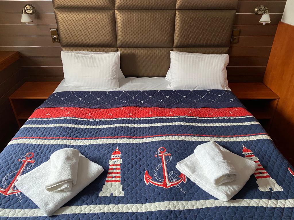 BOTEL ALBATROS 20/50