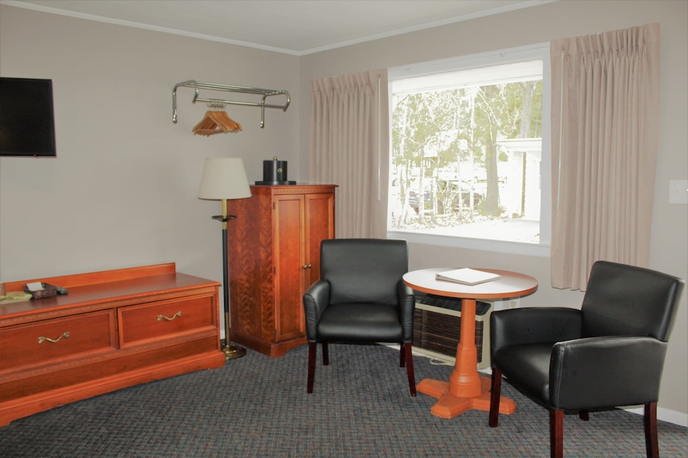 Admiral Motel 13/64