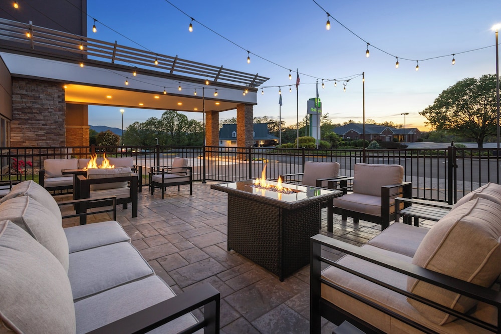 Holiday Inn Roanoke Tanglewood Rt 419 I581 39/62