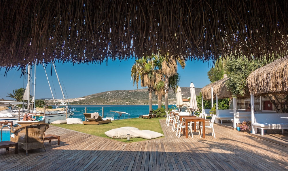 Alacati Port Hotel 40/50