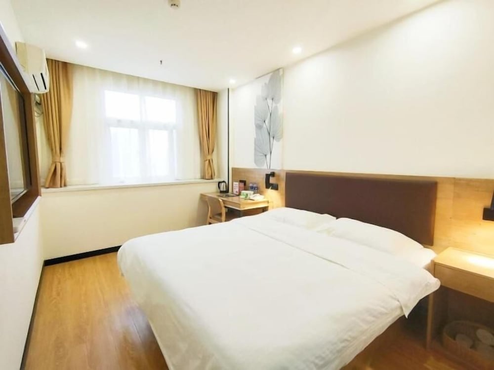 GreenTree Inn Nanjing Shanxi Road Cloth Market Hotel 8/27
