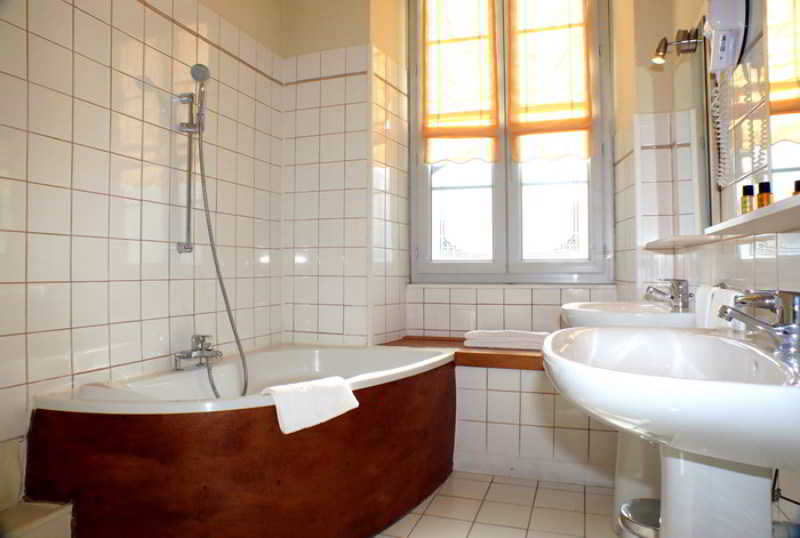 The Originals Boutique, Villa Montpensier, Pau (Inter-Hotel) 48/50