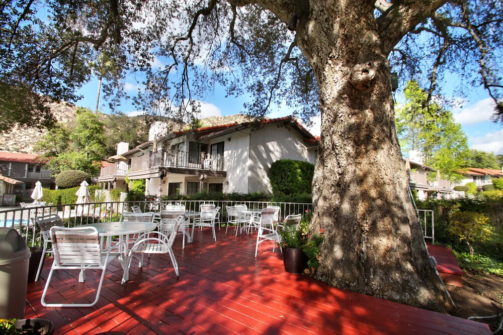 Riviera Oaks Resort & Racquet Club 73/76