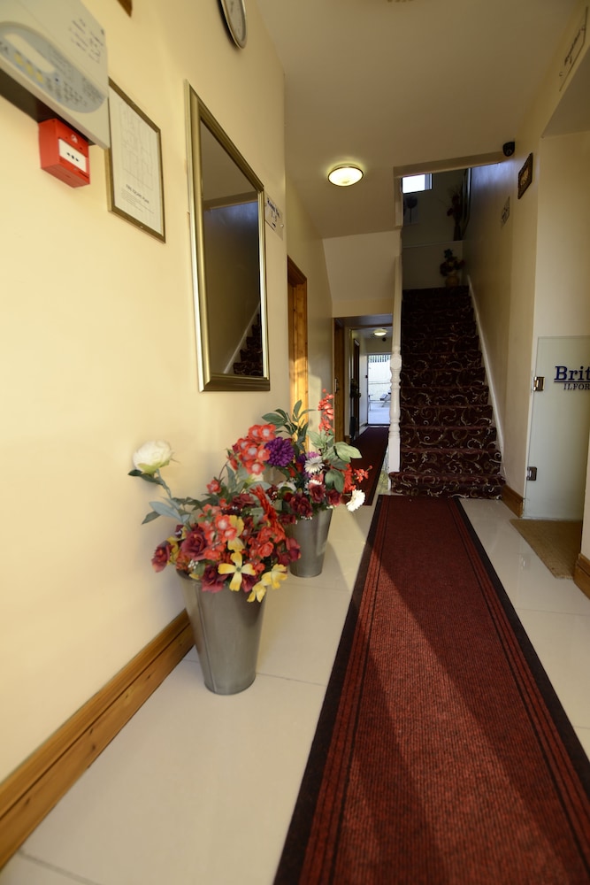 Britannia Inn Hotel Ilford 50/64