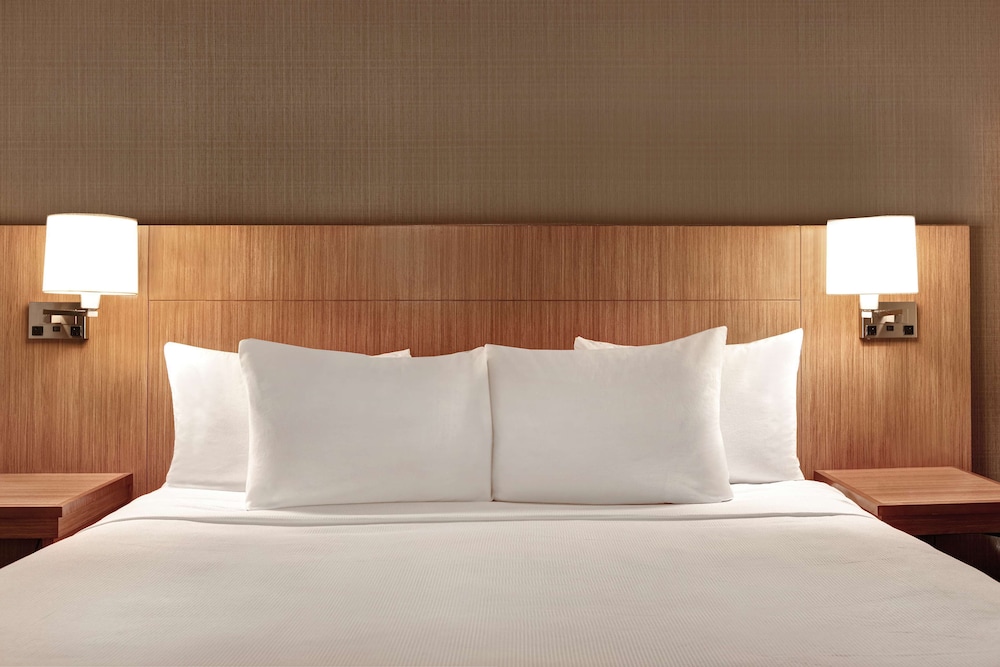 Hyatt Place Bloomington/Normal 22/56