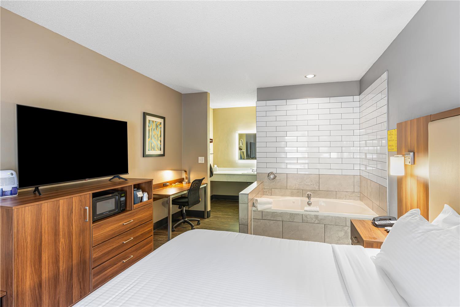 Suite, King Bed