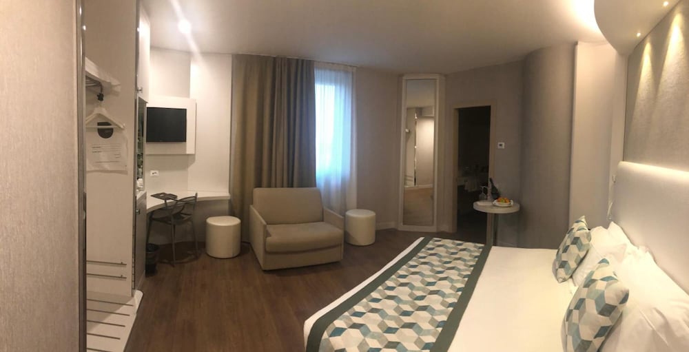 Ark Hotel 26/42