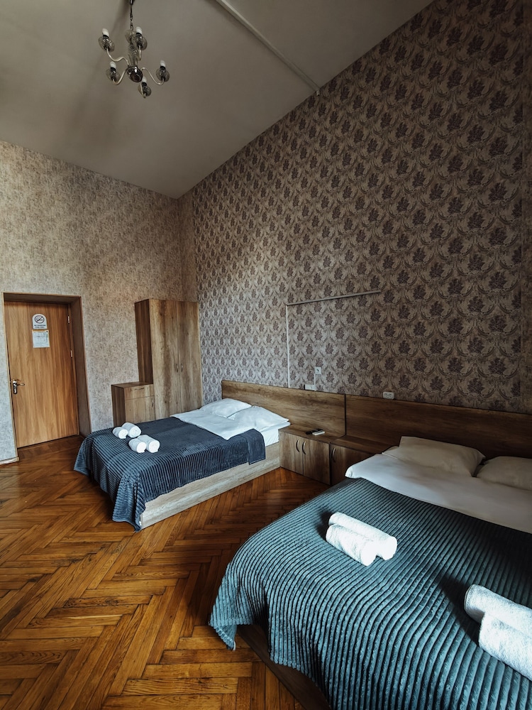 Friendly Hotel 23/50