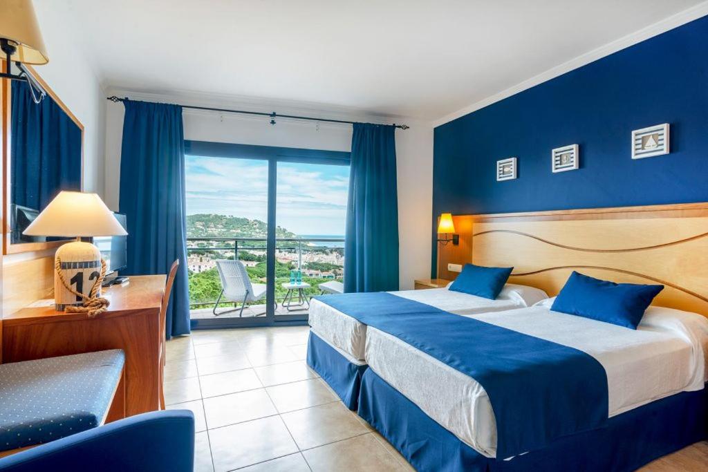 Superior, Double Bed, Sea View, Hydromassage