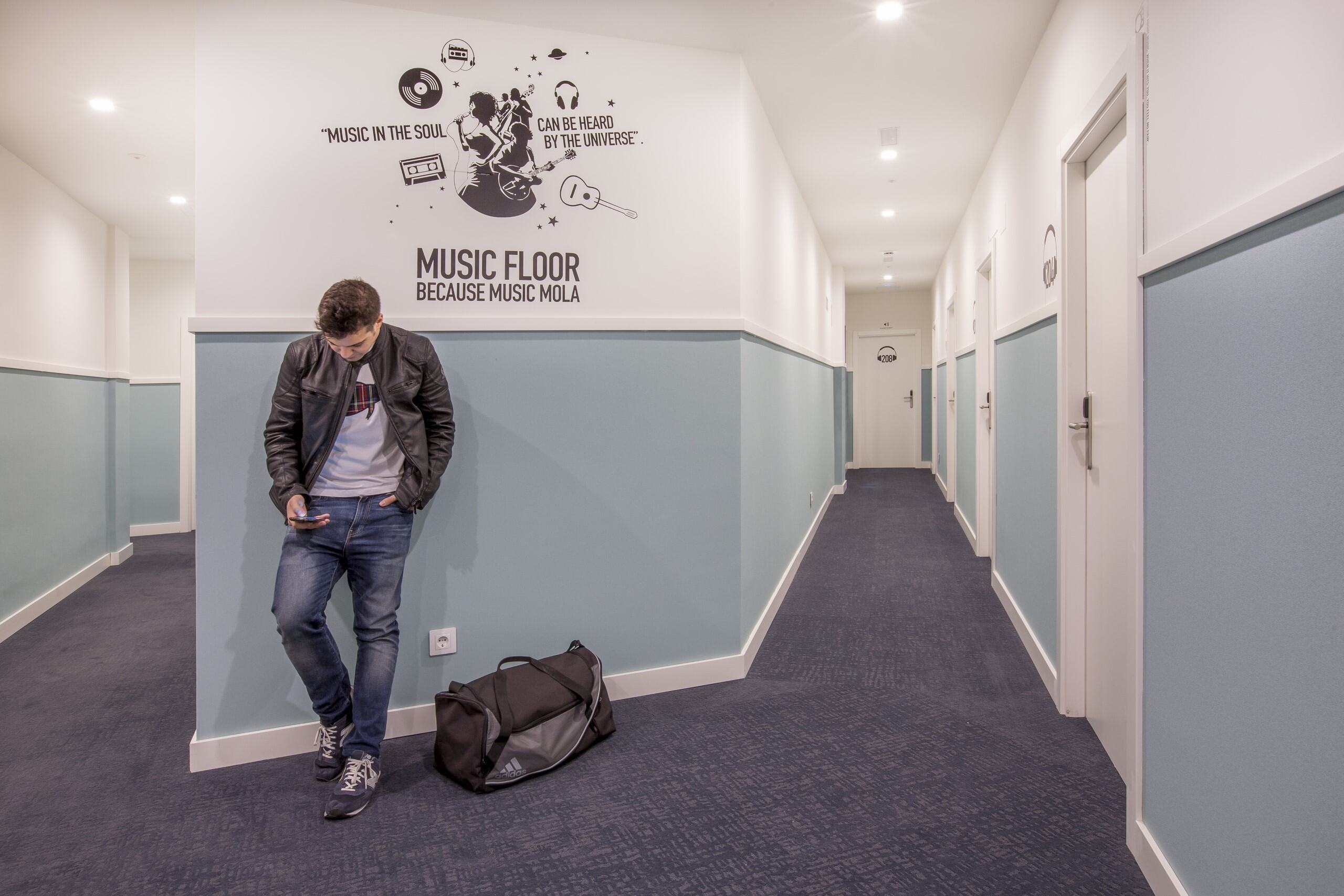Mola Hostel 32/50