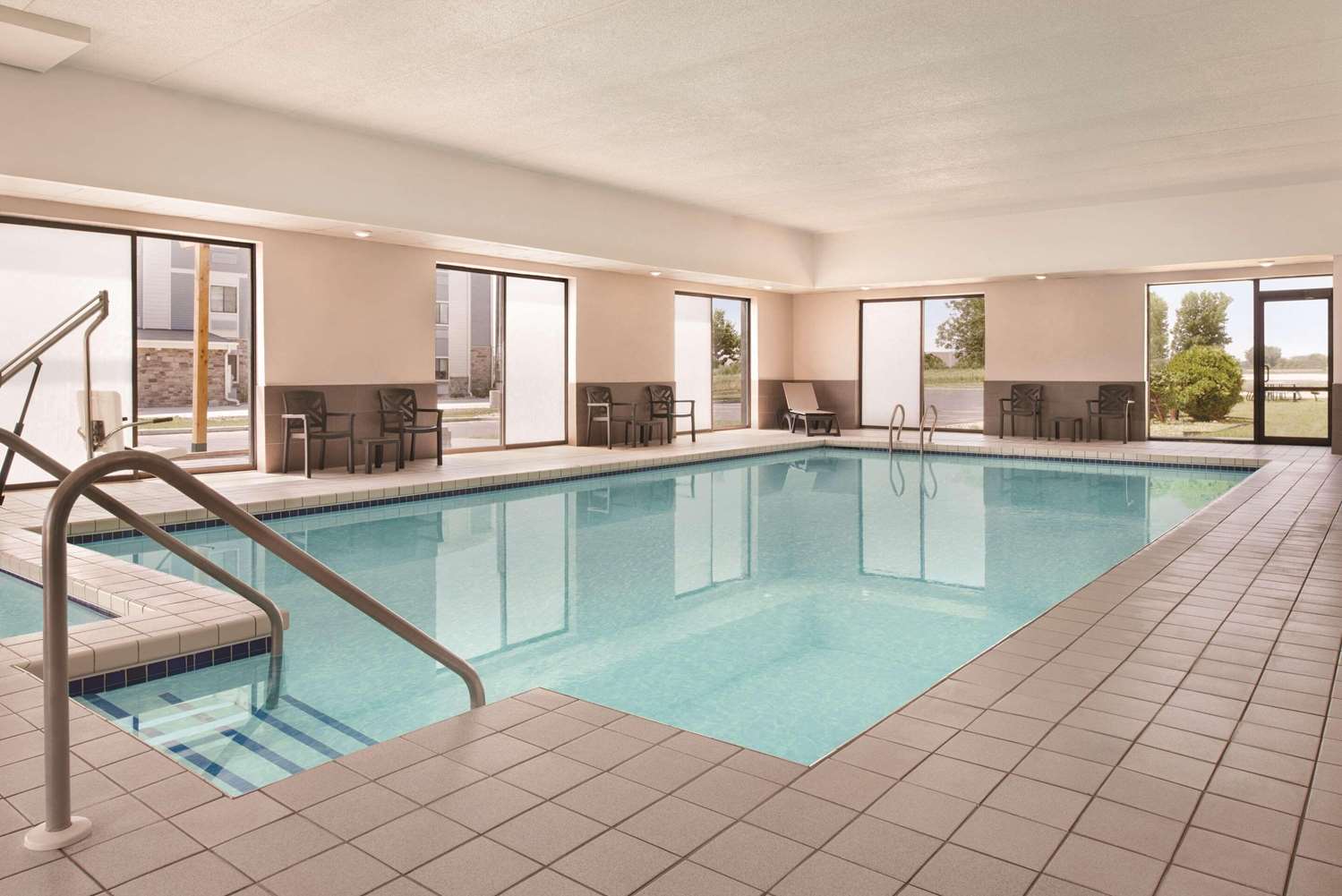 swimming pool spa