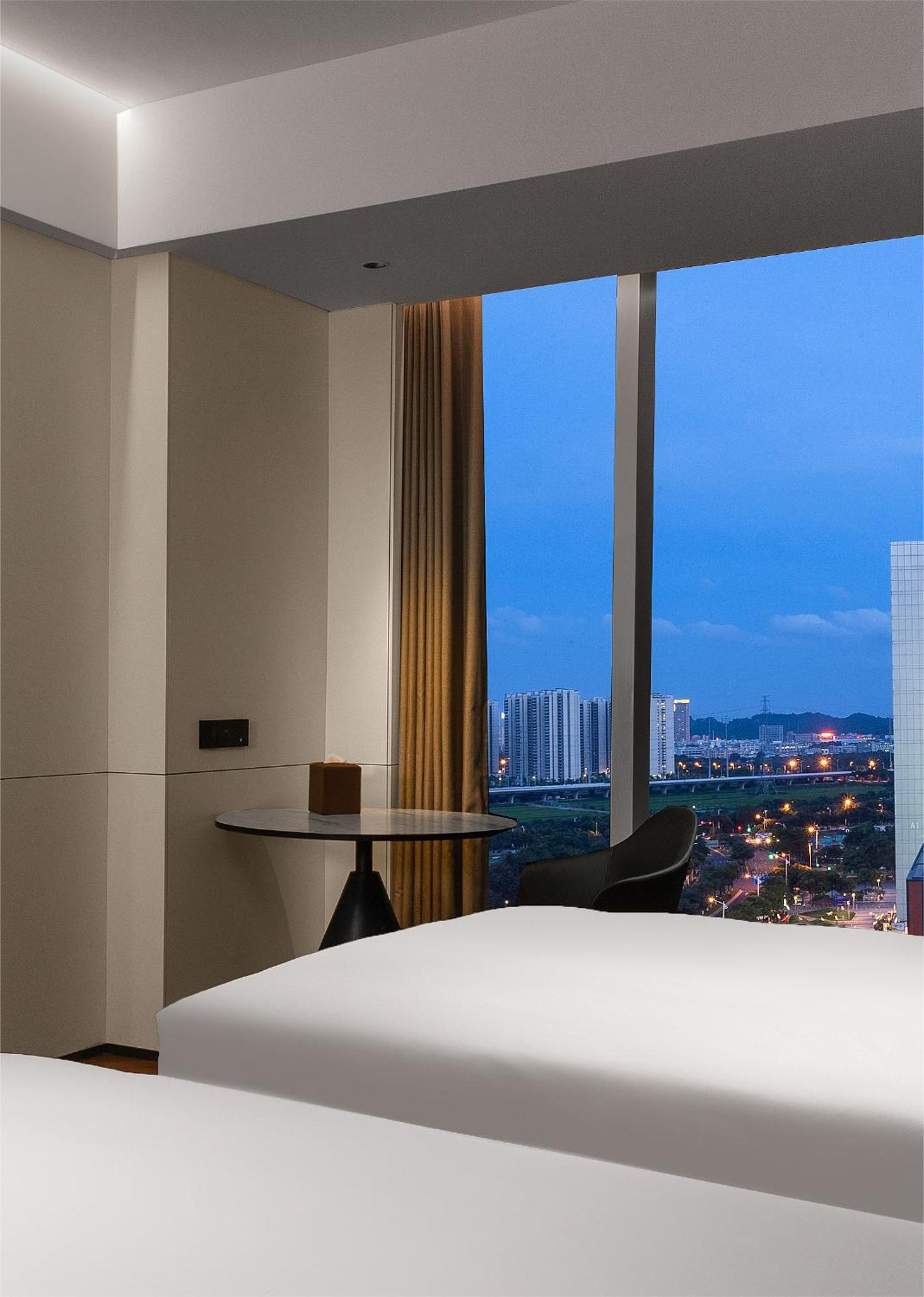 Deluxe, Twin Beds, IntercityHotel Guangzhou South Station 5/6