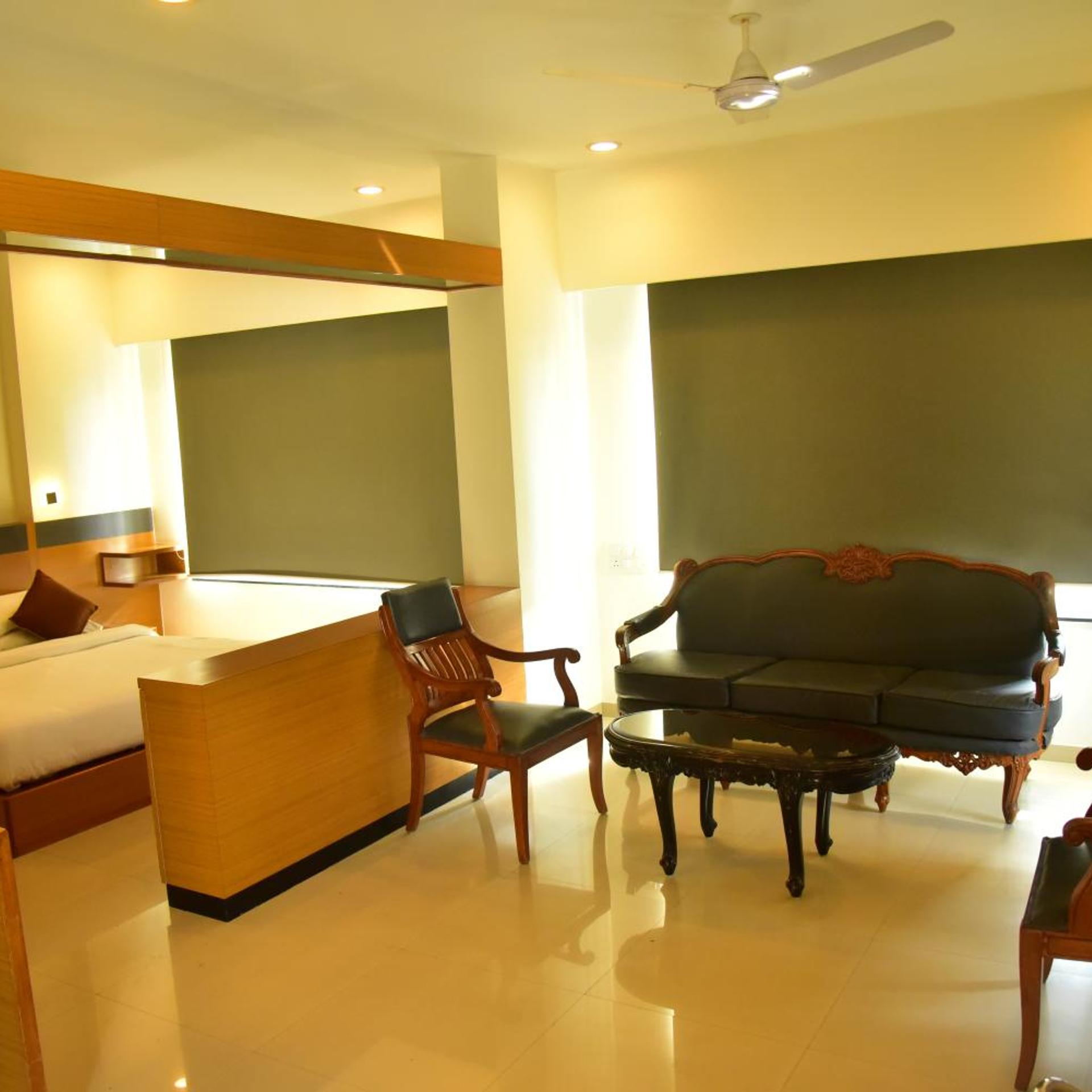 Hi 5 Hotel And Experience 29/39