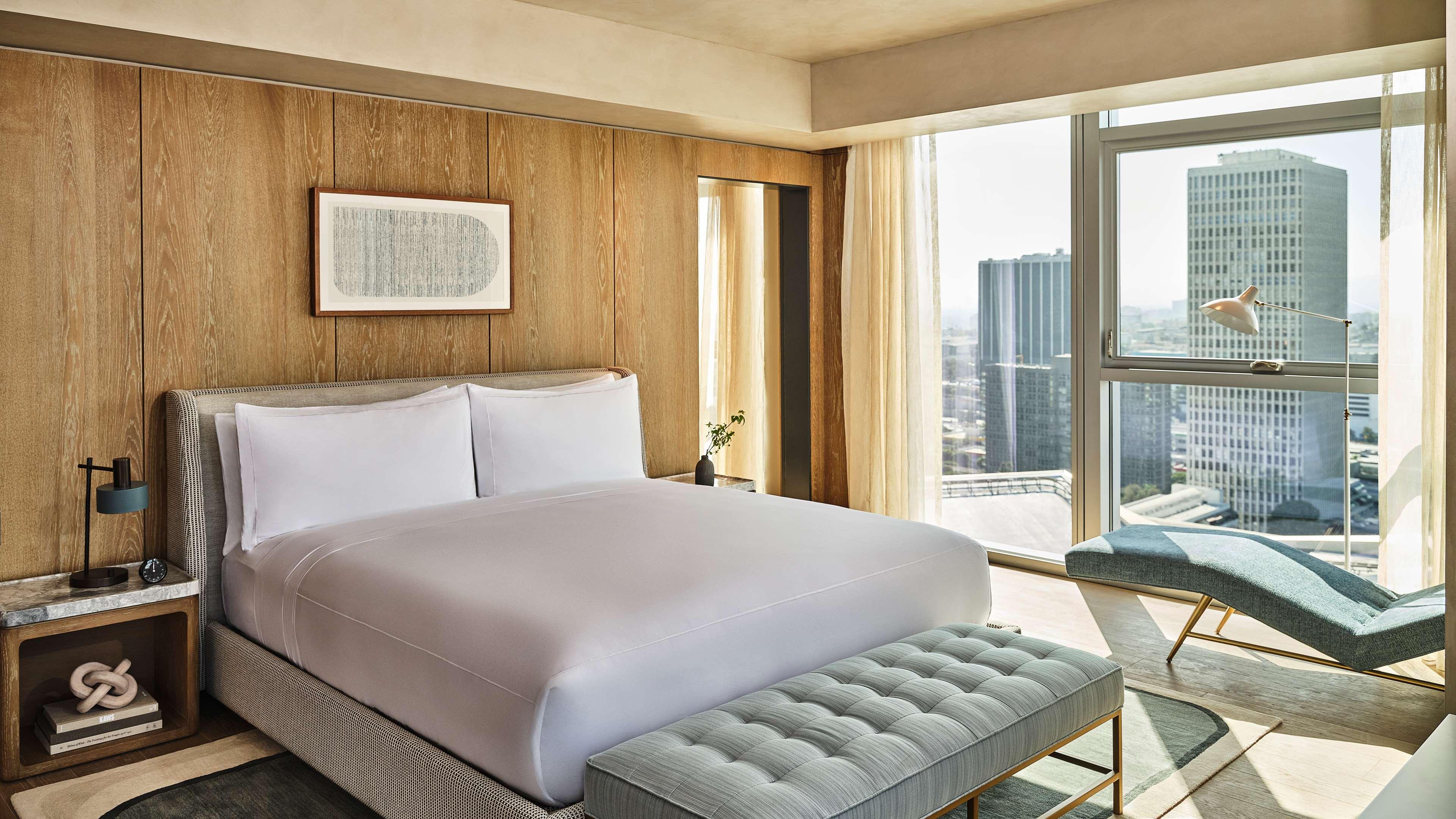 CONRAD, PENTHOUSE SUITE, KING BED