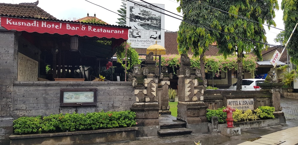 Kusnadi Hotel 40/50
