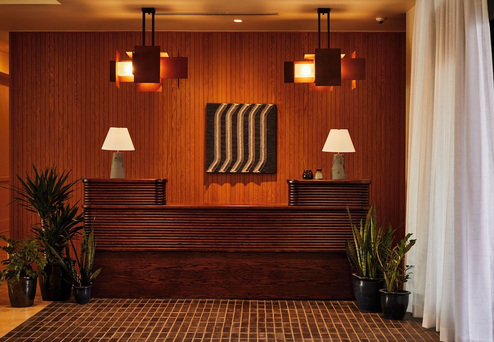 Blockade Runner Beach Resort 8/70