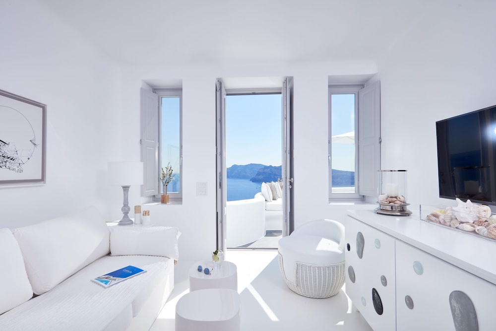 2 Bedrooms, Suite, 2 King Beds, Caldera View، Canaves Oia Sunday Suites 10/10