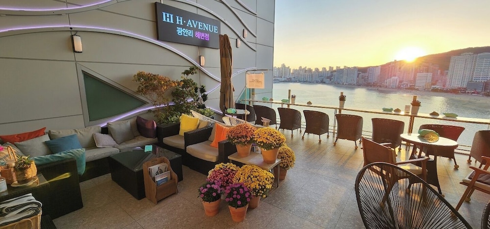 H Avenue Hotel Gwangali Beach 29/50