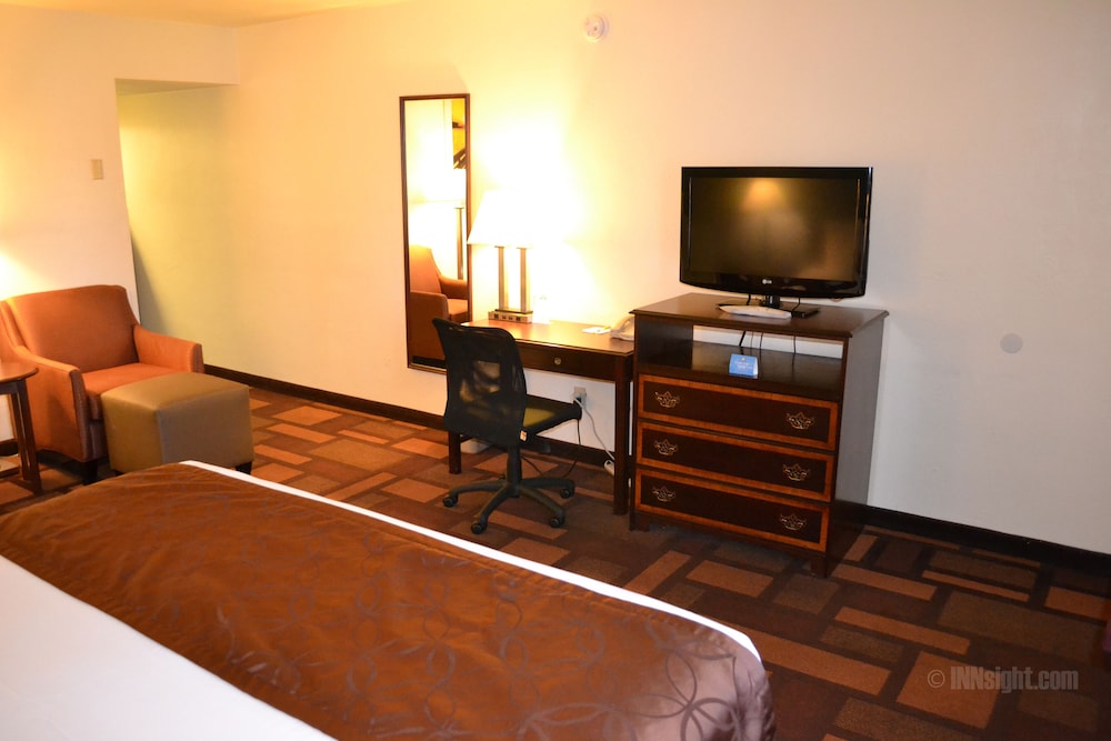 Days Inn & Suites by Wyndham Lodi 19/36