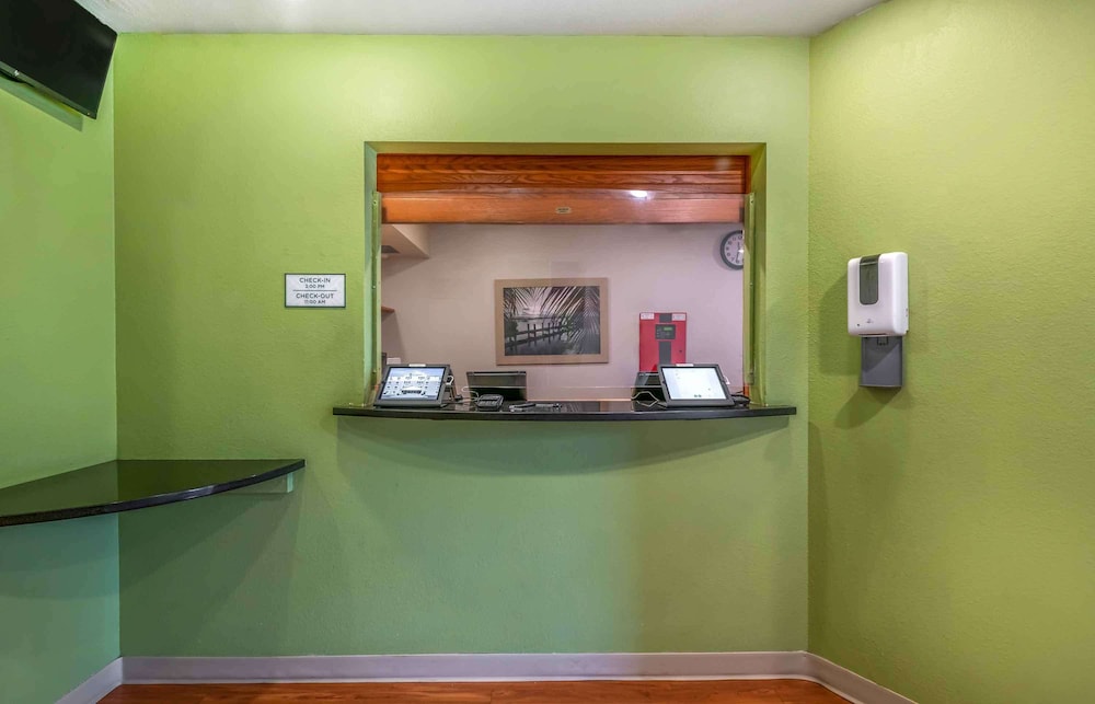Extended Stay America Select Suites - Lake Worth 3/47