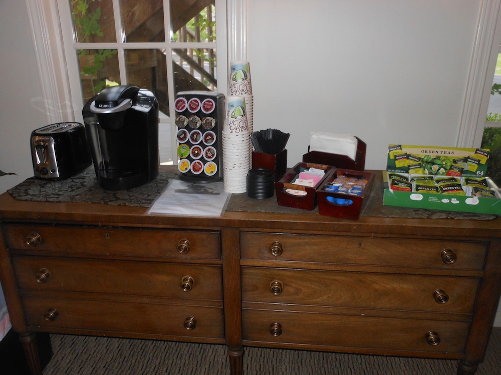 Century Suites Hotel 10/50