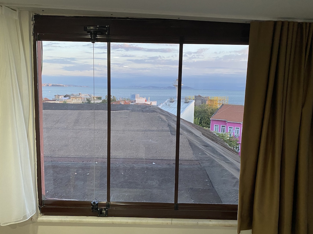 Atam Suites Apart 30/50