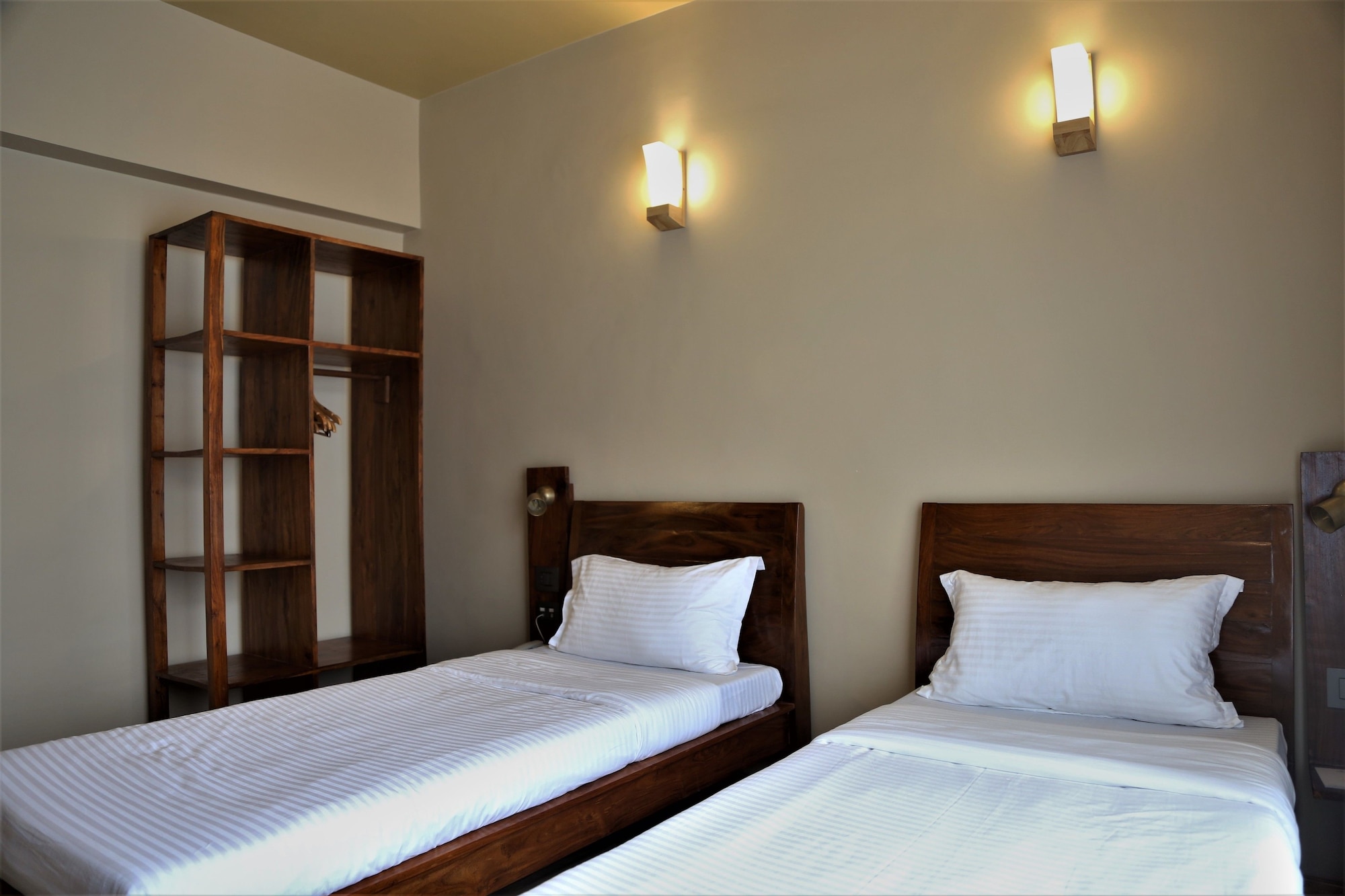 STANDARD, TWIN BEDS