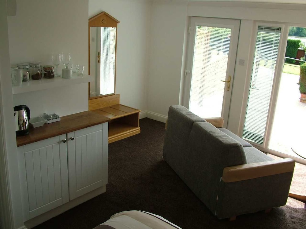 Gosfield Lake Resort 23/50