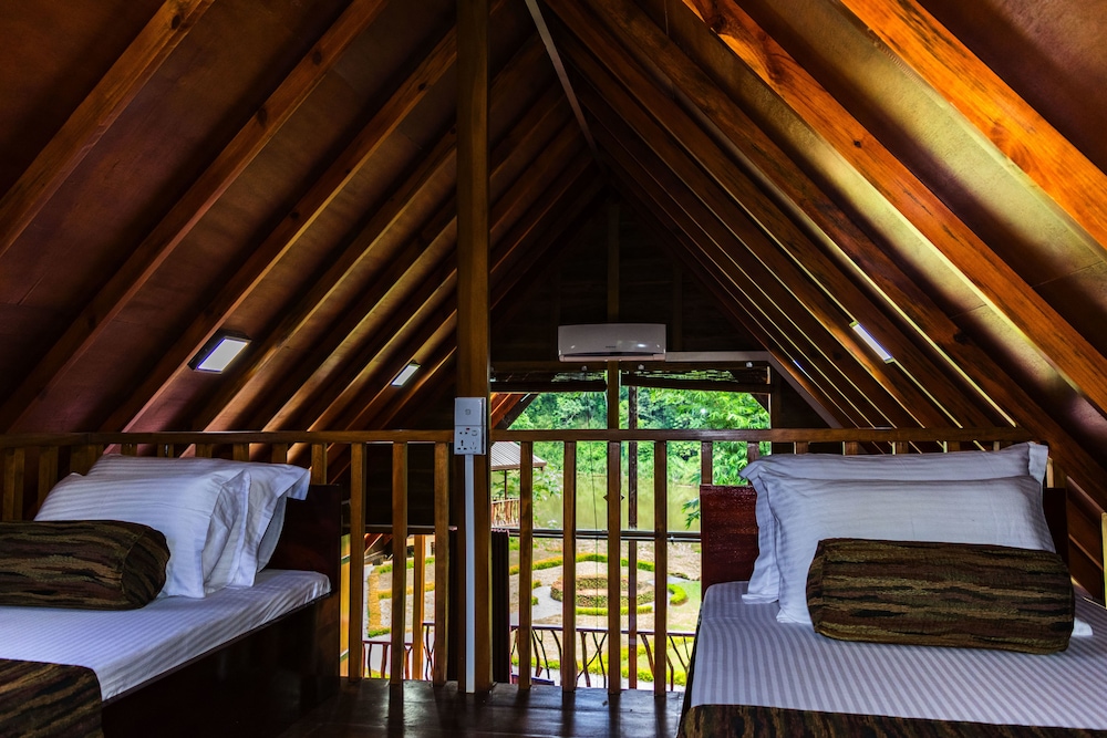 Kandy Cabana Eco Resort 10/36