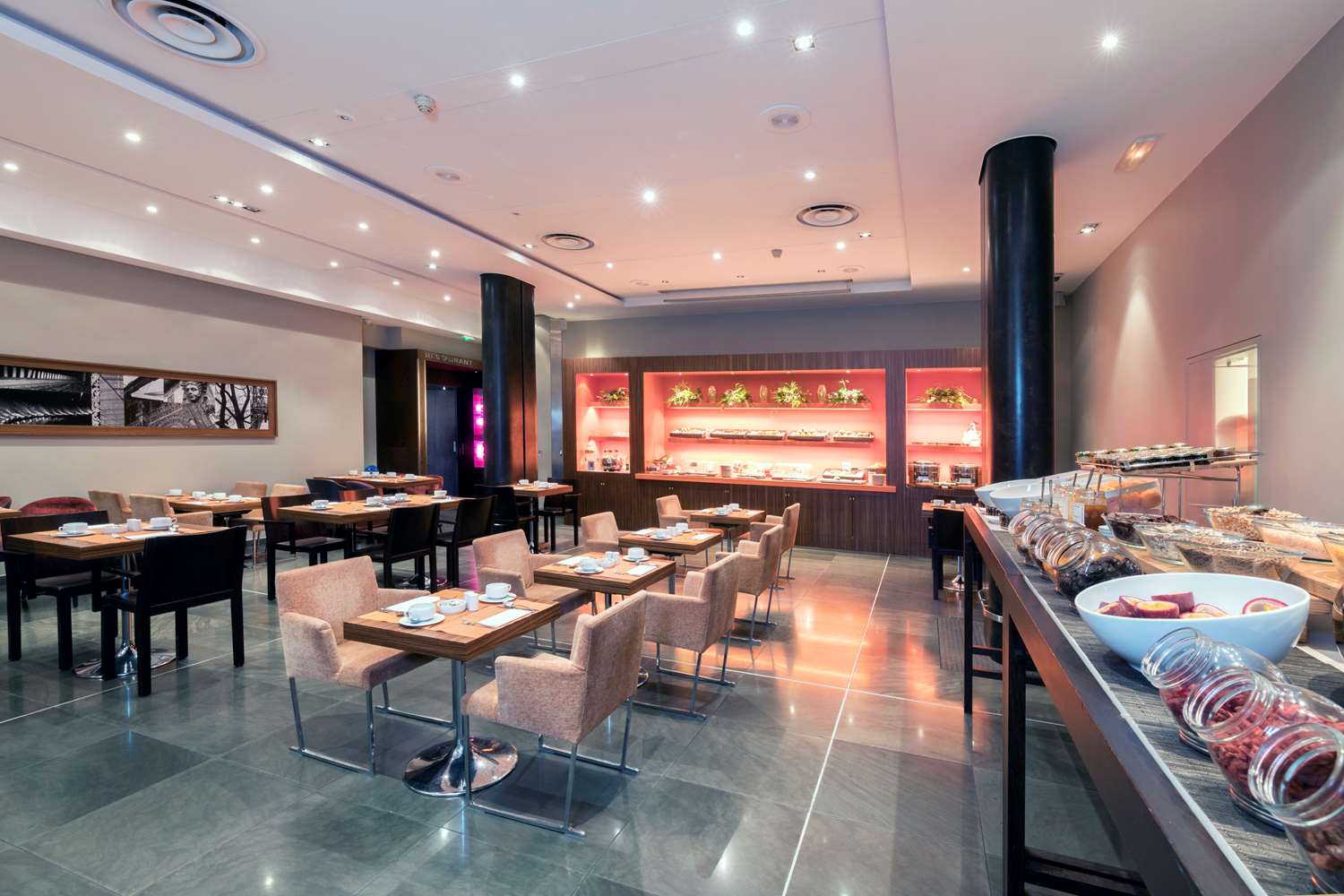 restaurant cafeteria