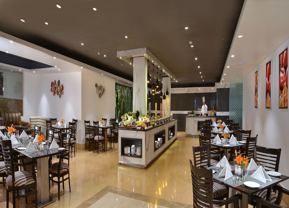 Taurus Sarovar Portico New Delhi 35/49