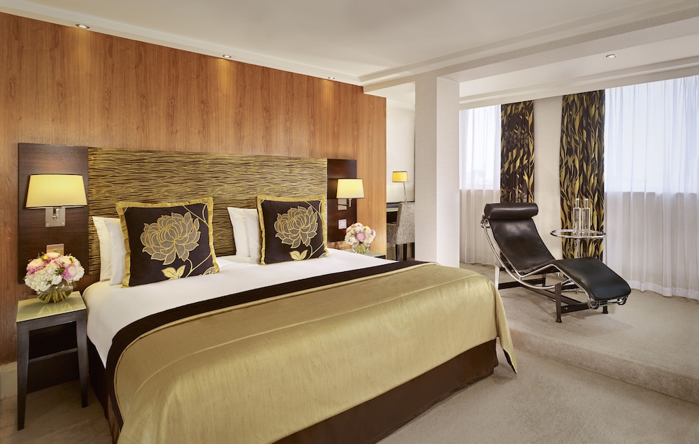 The Cavendish London 43/84